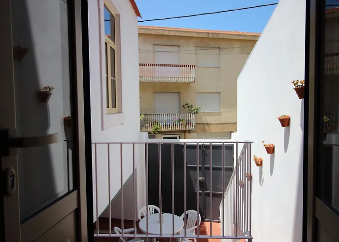 Vakantiehuis Casa 11 Cravos By Lovelystay Figueira da Foz